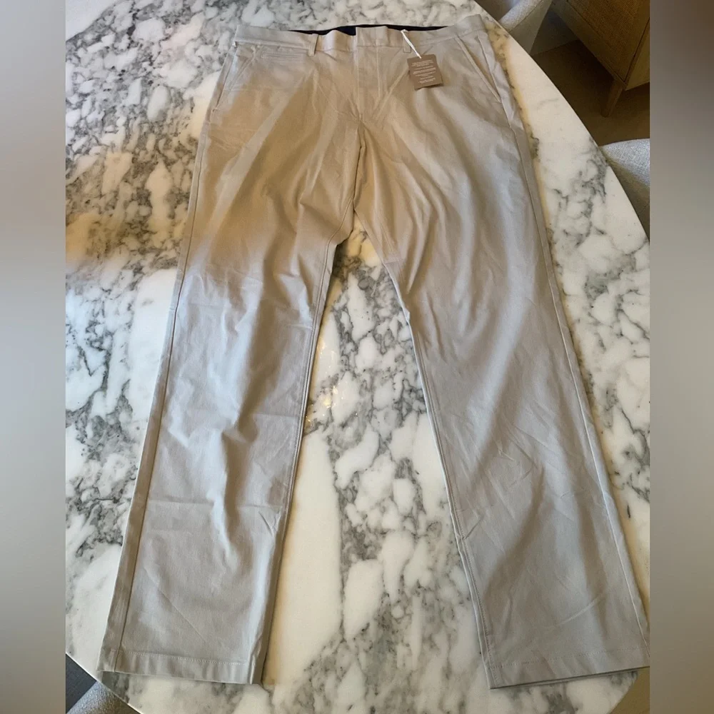 NWT J. Crew Men's Classic Khaki 770™ Straight-fit Tech Pants 36x34 - broken snap - Picture 2 of 8